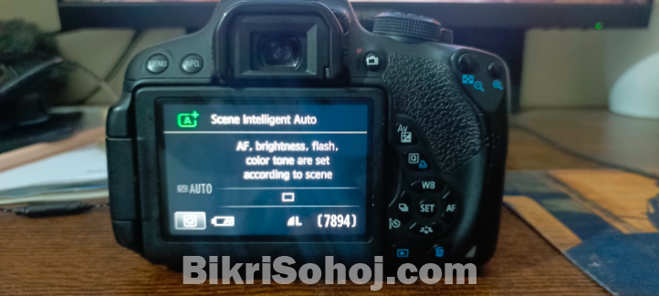 CANON 700D Auto Focus Touch Display Full Fresh